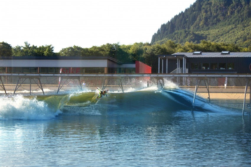 Nland-Surf-Left